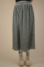 Load image into Gallery viewer, Urquhart Check Printed Pleated Midi Skirt

