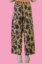 Load image into Gallery viewer, Cow Printed Barrel Pants
