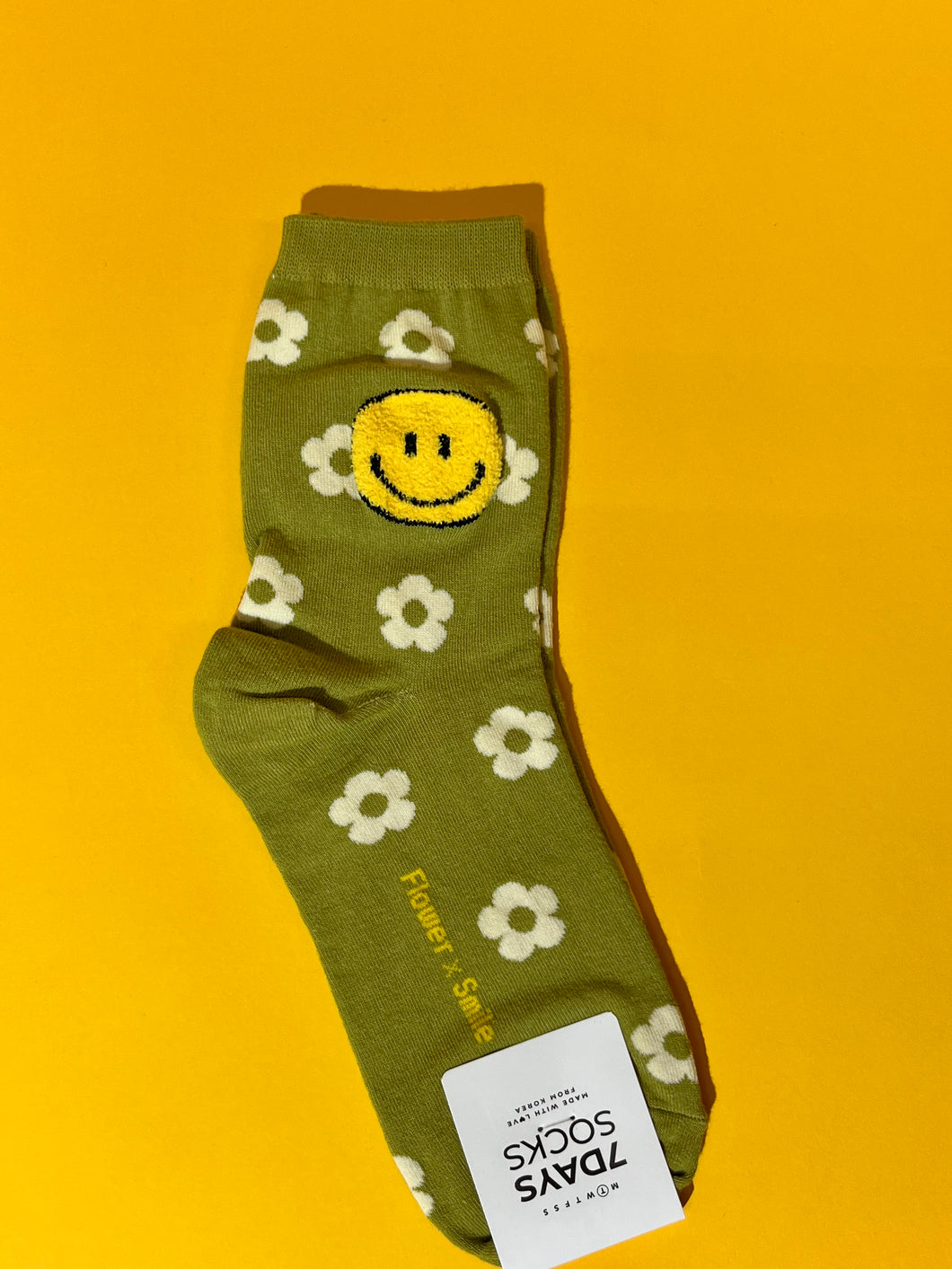 Flower x Smiley face socks