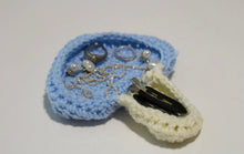 Load image into Gallery viewer, Crochet trinket dish
